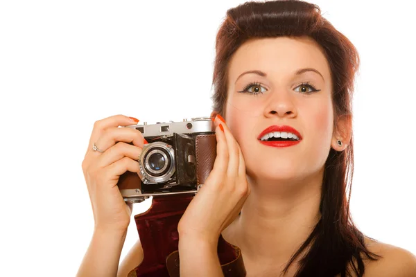Vintage eski kamera tutarak kız — Stok fotoğraf