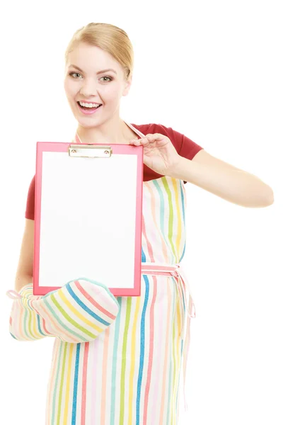 Housewife holding clipboard — Stock Photo, Image