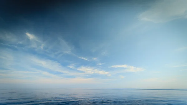 Horizonte do mar à noite — Fotografia de Stock