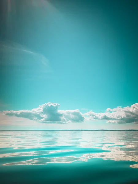 Beautiful seascape sea horizon and sky. — Stock Photo, Image