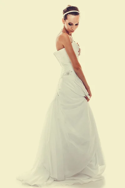 Bride in wedding gown posing — Stock Photo, Image
