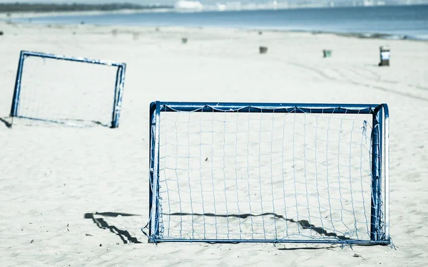 Puerta de fútbol en la playa de arena gol de fútbol — Foto de Stock