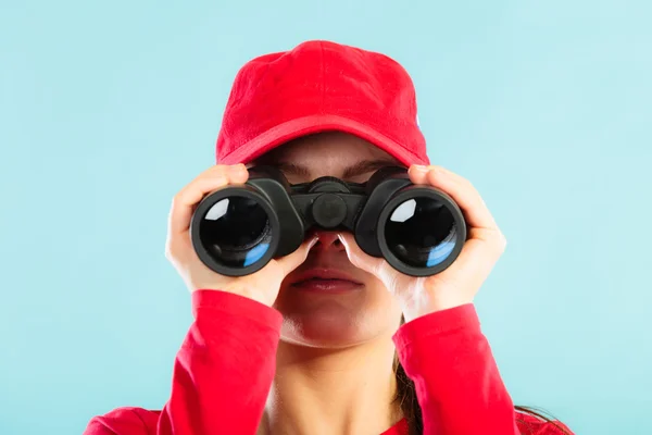 Lifeguard on duty looking through binocular — Stock Photo, Image