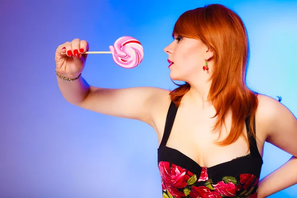 Girl with lollipop  posing — Stock Photo, Image