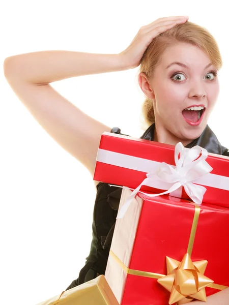 Chica sosteniendo cajas de regalo —  Fotos de Stock