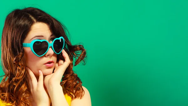 Girl  wearing sunglasses — Stock Photo, Image