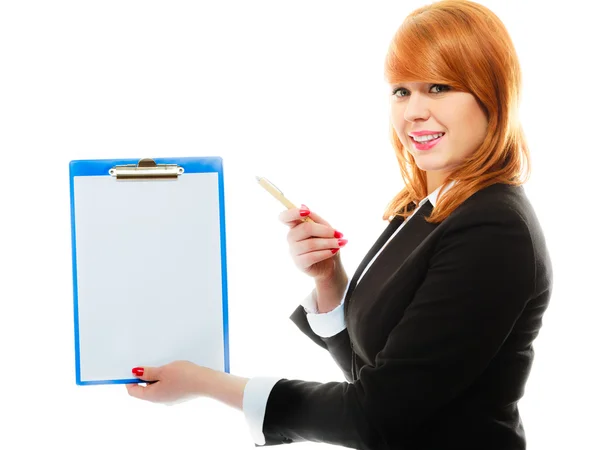 Mujer sosteniendo portapapeles azul — Foto de Stock