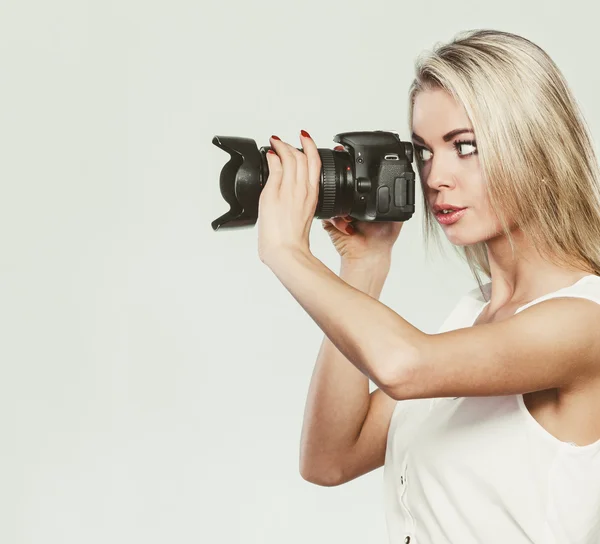 Woman taking photos — Stock Photo, Image