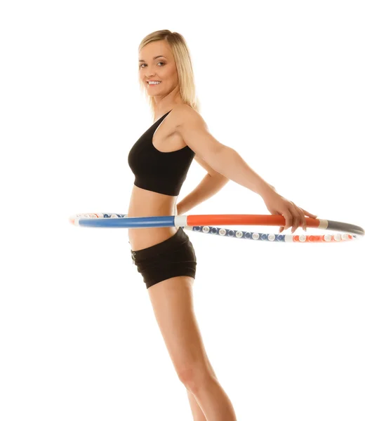 Sporty fit jente gjør trening med hula hoop . – stockfoto