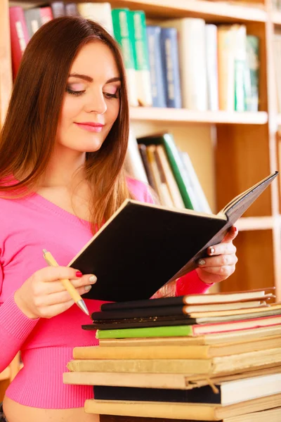 Student making research — Stock Photo, Image