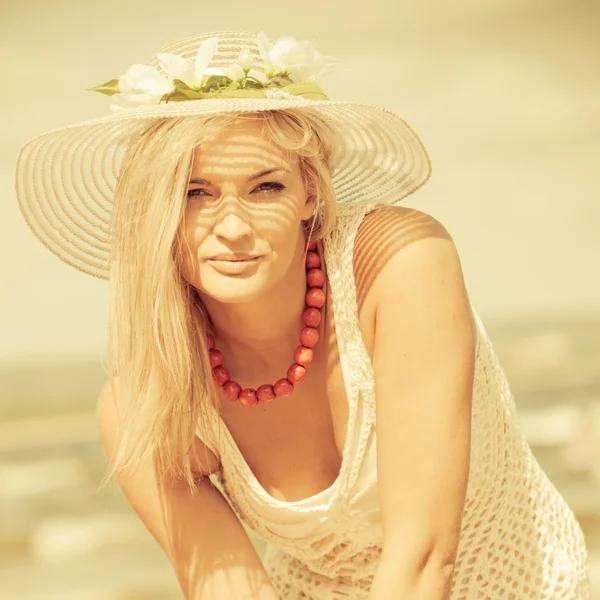 Blonde girl in hat posing — Stock Photo, Image