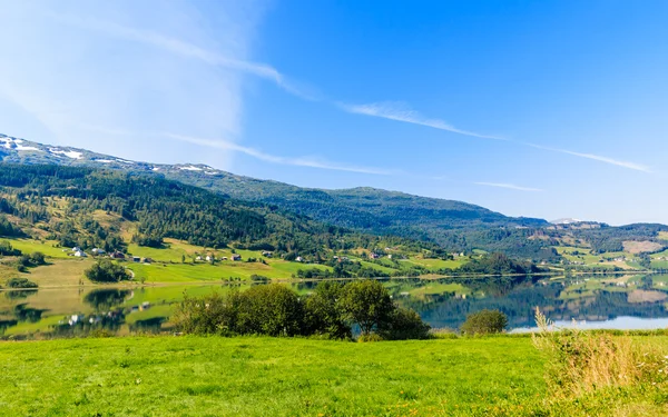 Tourism and travel. Landscape and fjord in Norway. — Stock Photo, Image