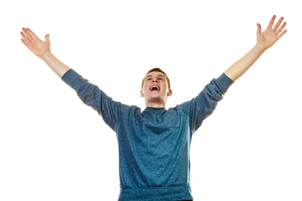 Šťastný člověk úspěšný mladík s rukama nahoru — Stock fotografie