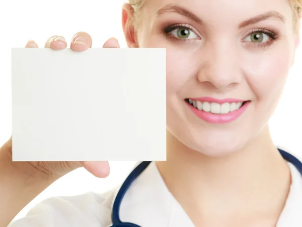 Doctor  holding  card — Stock Photo, Image