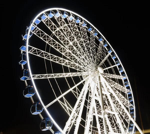 Grande roue la nuit à Gdansk, Pologne — Photo