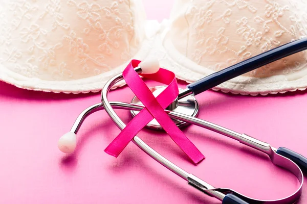 Göğüs kanseri farkındalığı konsepti. — Stok fotoğraf