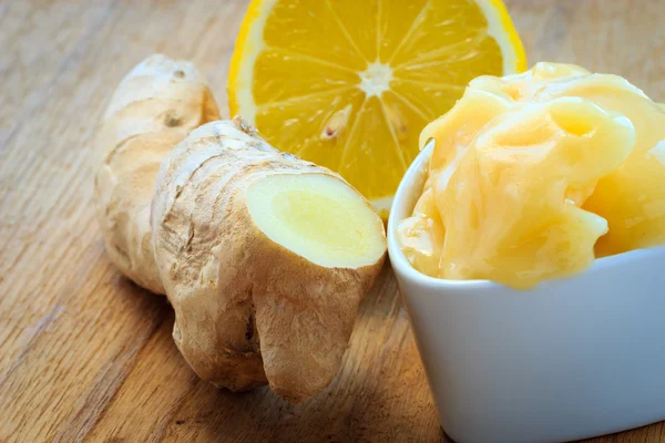 Raiz de gengibre, mel e limão — Fotografia de Stock