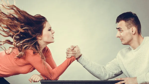 Arm wrestling challenge — Stock Photo, Image