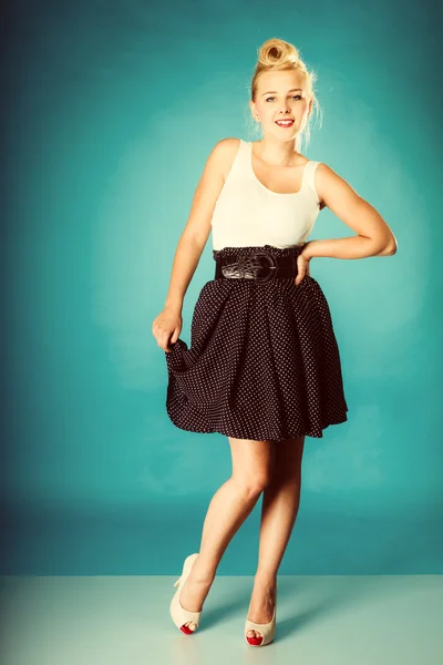 Pin up ragazza in stile retrò. — Foto Stock