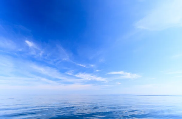 Güzel deniz manzarası deniz horizon ve gökyüzü. — Stok fotoğraf