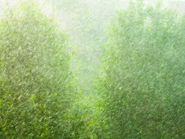 Regenachtige buiten venster — Stockfoto