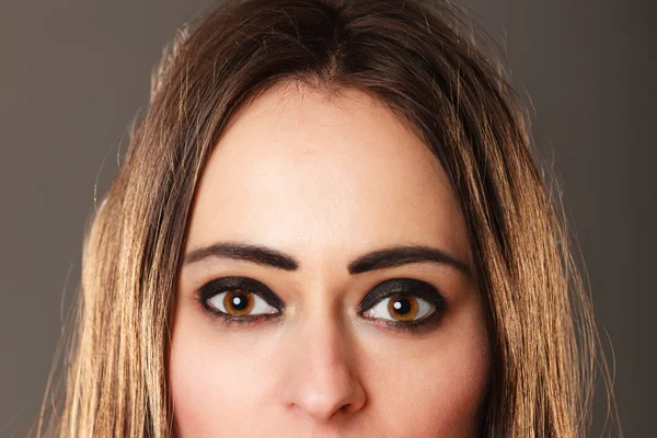 Ogen met donkere make-up — Stockfoto