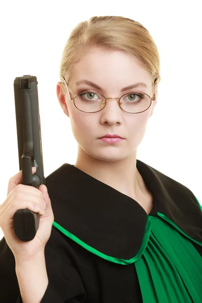 Mujer sosteniendo arma — Foto de Stock