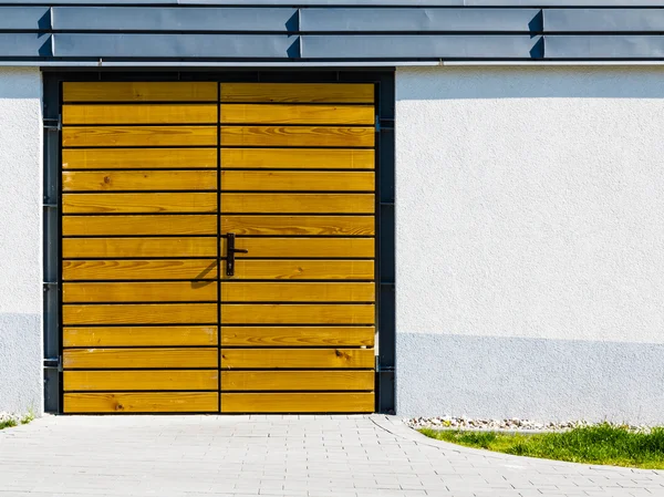 黄色木质门 — 图库照片