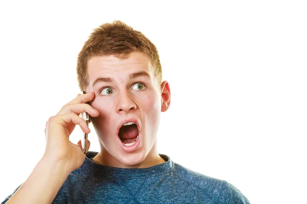 Hombre hablando por teléfono móvil —  Fotos de Stock