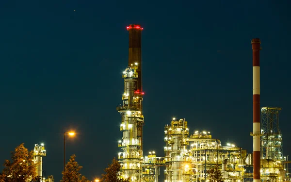 Impianto petrolchimico di raffineria — Foto Stock