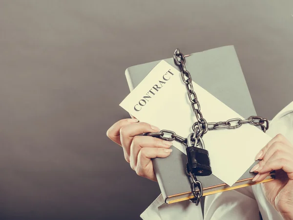 Woman holding in hands contract — Stock Photo, Image