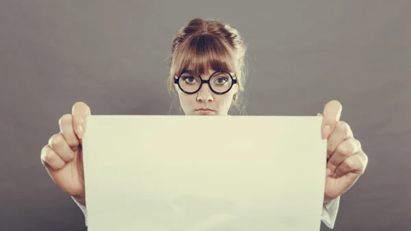 Businesswoman manager holding blank copy space. — Stock Photo, Image