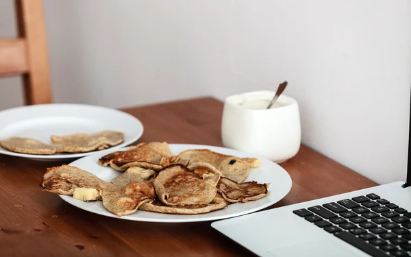 Fried apple in pancake dough — Stok fotoğraf