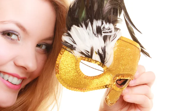 Mooi meisje in carnaval masker — Stockfoto