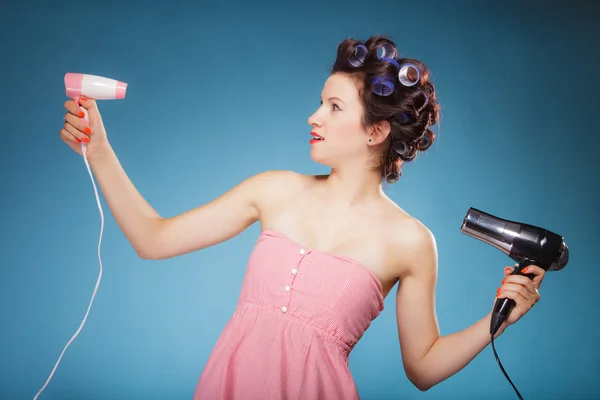 Girl styling hair — Stock Photo, Image