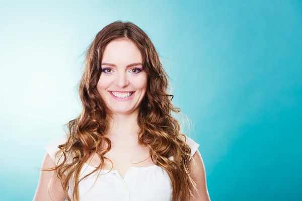 Menina amorosa sorrindo — Fotografia de Stock