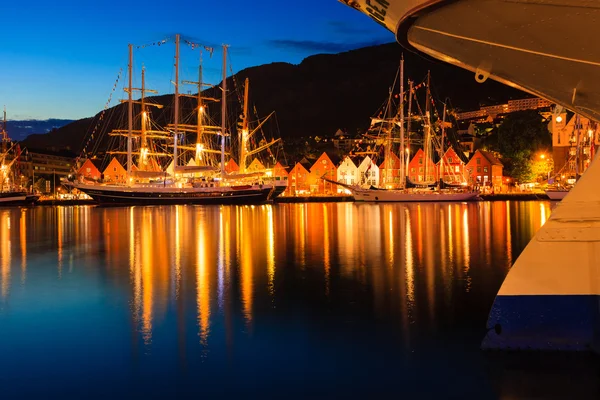 Carreras de barcos altos —  Fotos de Stock