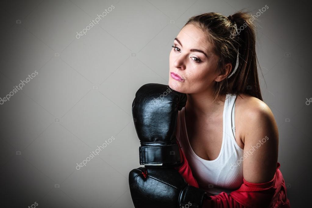 Boxer Sport Femme En Gants Noirs Boxe Image Libre De Droit Par Voyagerix C 79535962