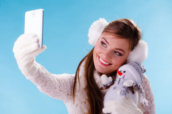 Woman taking selfie — Stock Photo, Image