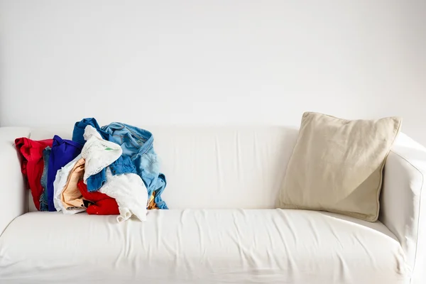 ᐈ Cuarto desordenado imágenes de stock, fotos un cuarto desordenado