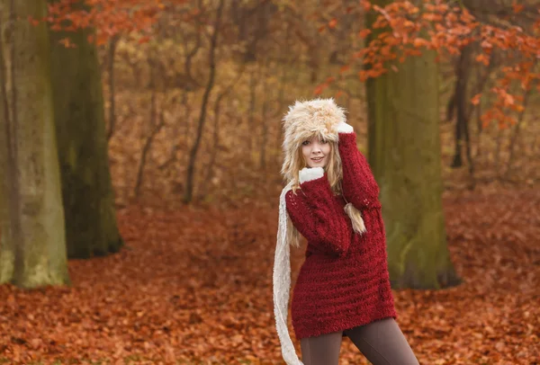 Jong meisje poseren — Stockfoto