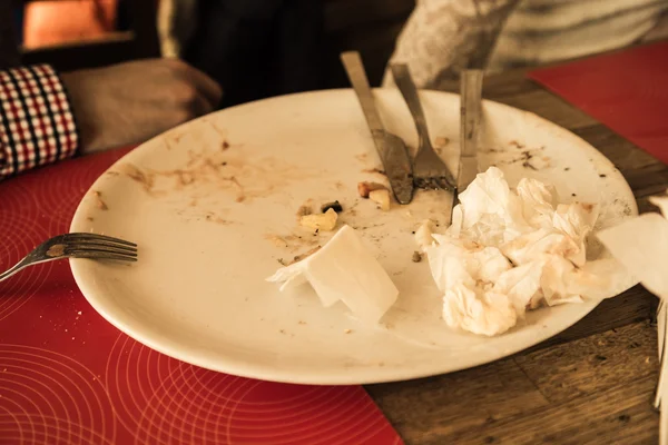 食事が終わったら汚れたプレート. — ストック写真