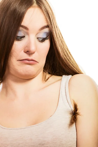 Mulher engraçada com cabelo de axila — Fotografia de Stock