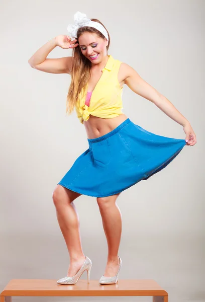 Woman  dancing on table. — Stock Photo, Image