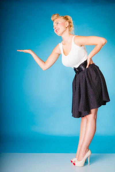 Pin up woman with hand gesture. — Stock Photo, Image
