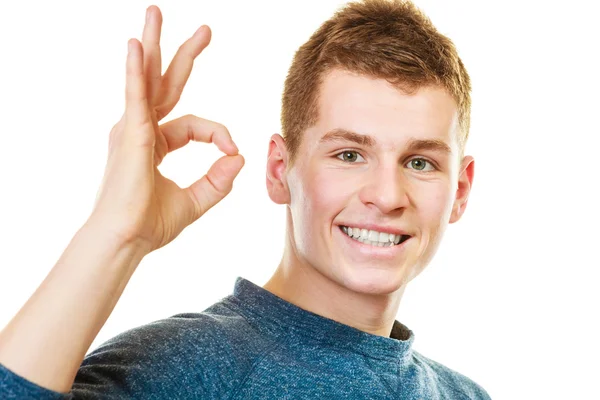 Mann zeigt Handzeichen — Stockfoto