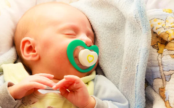 Little newborn baby girl  sleeping — Stock Photo, Image