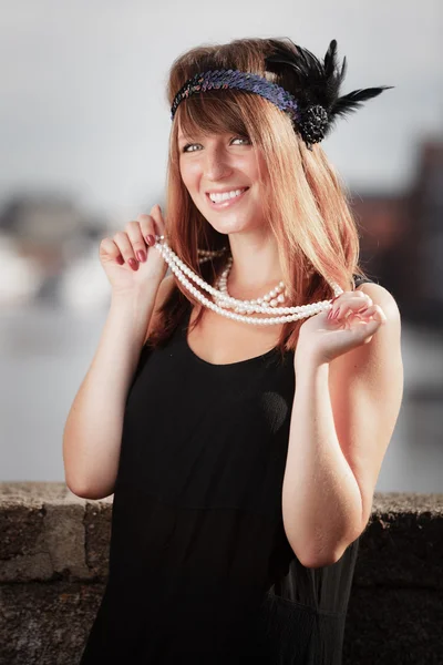 Mujer con diadema posando — Foto de Stock