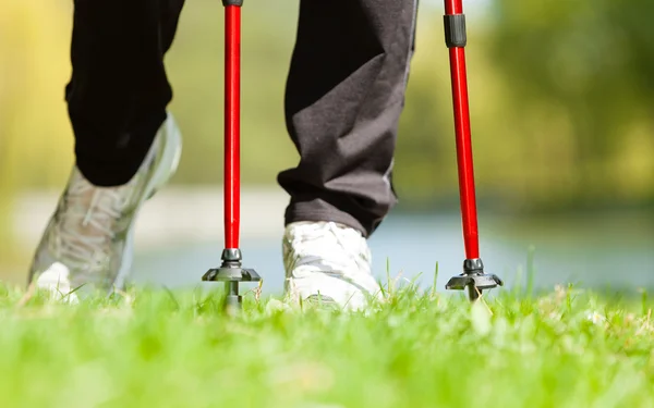 Female hiking in the park. — Stock Photo, Image