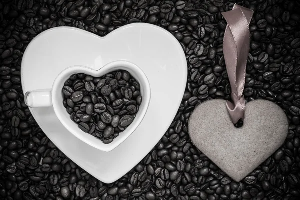 Hjärtformade cup och cookie — Stockfoto